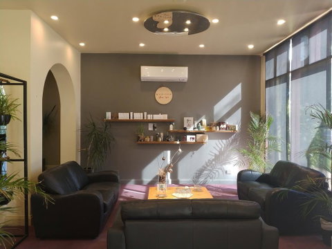Madison Spa Motel - Adults Only - Accommodation Sunshine Coast 2