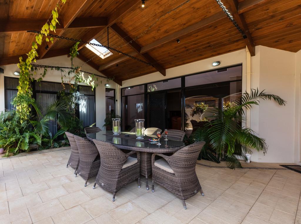 Beachlands WA Accommodation Sunshine Coast