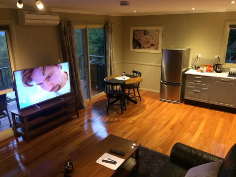 Maleny Luxury Cottages - Accommodation Sunshine Coast 2