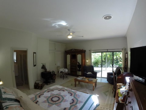 Mandalay House - Accommodation Sunshine Coast 2