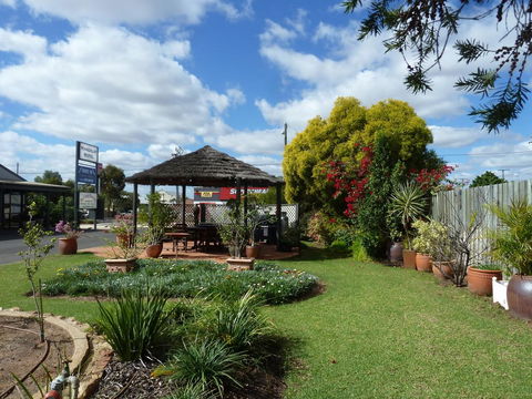 Mandalay Motel - Accommodation Sunshine Coast 1