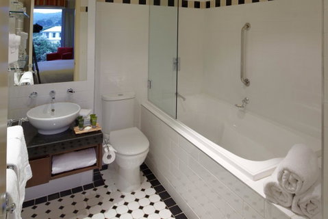 Mantra Lorne - Accommodation Sunshine Coast 2