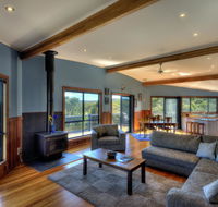 Mayakitana - Overlooking the golf course - Accommodation Sunshine Coast