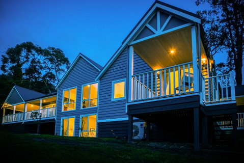 McCrae Lodge - Accommodation Sunshine Coast 0