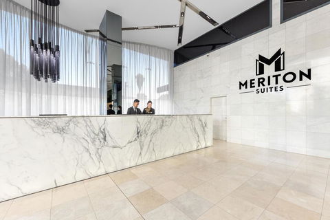 Meriton Suites Mascot Central - Accommodation Sunshine Coast 1