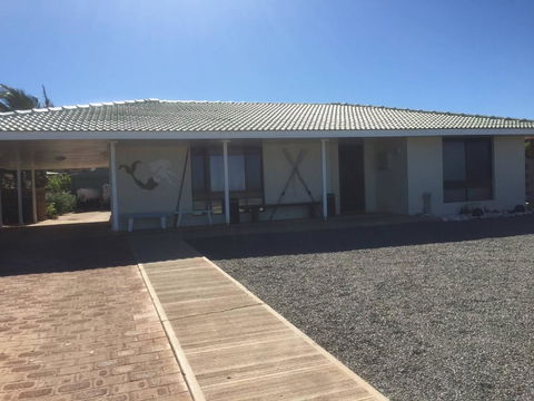 Mermaid Beachside Accommodation - Accommodation Sunshine Coast 0