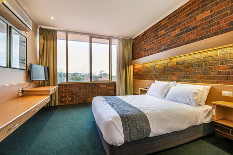 Millers Inn - Accommodation Sunshine Coast 2