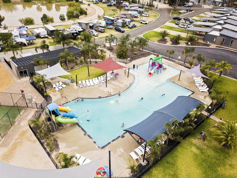 Moama Waters - Accommodation Sunshine Coast 2