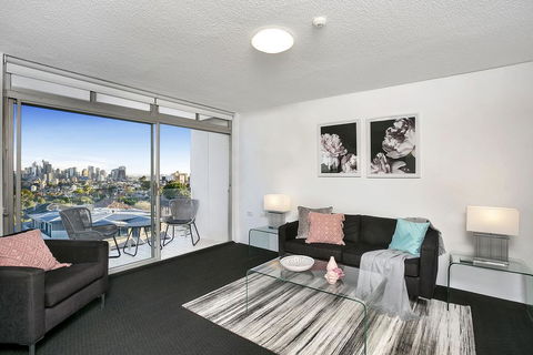 Modern 2BR Apartment With Views HARIS - Accommodation Sunshine Coast 1