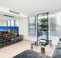 Modern Bronte Apt. w/ Ocean Views Just Minutes Walk to Beach - Accommodation Sunshine Coast