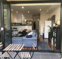 Modern house close to Sydneys vibrant Newtown area - Accommodation Sunshine Coast