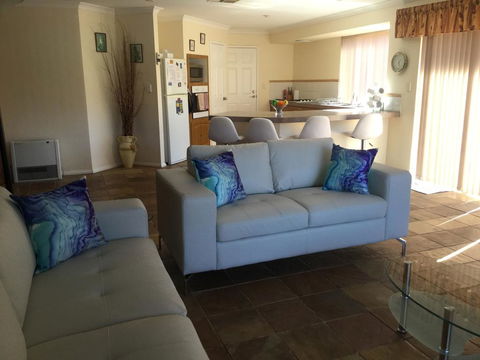 Montoro House - Accommodation Sunshine Coast 2