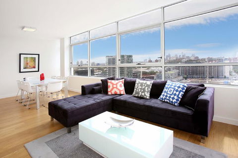 Moore To See - Modern And Spacious 3BR Zetland Apartment With Views Over Moore Park - Accommodation Sunshine Coast 2