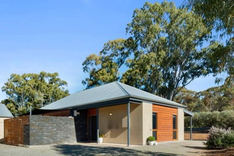Moss's Place - Accommodation Sunshine Coast 0