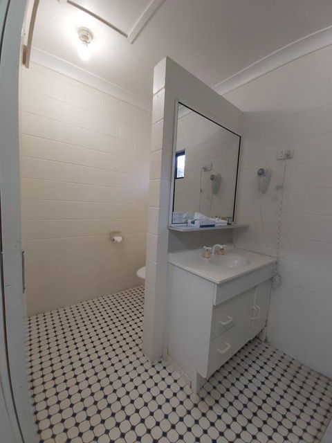Motel Ingham - Accommodation Sunshine Coast 3