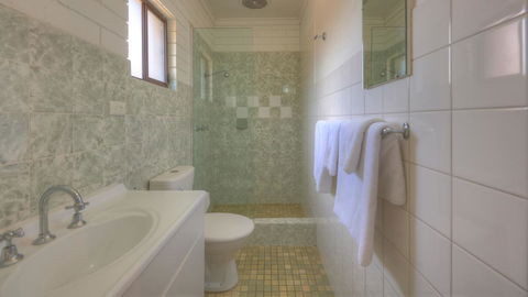 Motel Meneres - Accommodation Sunshine Coast 3