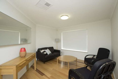 Mt Pleasant Short Stay - Accommodation Sunshine Coast 3