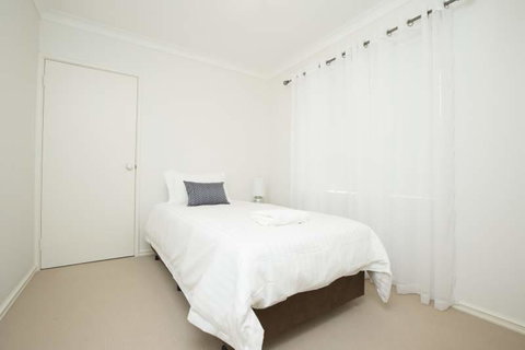 Mt Pleasant Short Stay - Accommodation Sunshine Coast 2