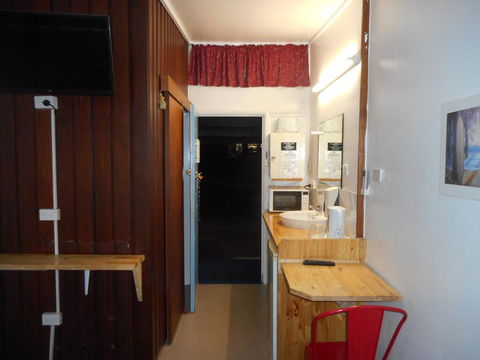 Nationwide Motel - Accommodation Sunshine Coast 2