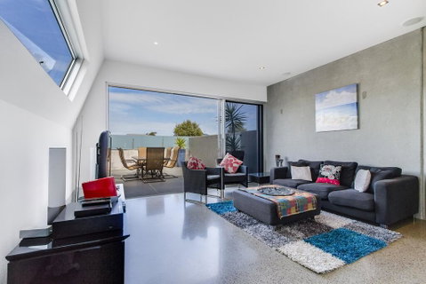 Nautilus Villa Luxury Retreat, Modern, Large Double Beachfront Townhouse, Water Views - Accommodation Sunshine Coast 3