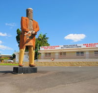 Ned Kelly's Motel - Accommodation Sunshine Coast