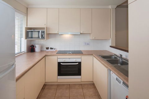 Bayshore Beachside Resort - Accommodation Sunshine Coast 24