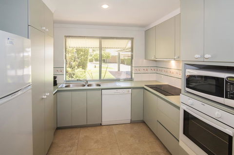 Bayshore Beachside Resort - Accommodation Sunshine Coast 12