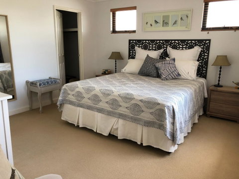 Mullaloo Beachfront Retreat - Accommodation Sunshine Coast 6