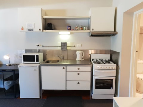 Stirling Apartments - Studio 1 - Accommodation Sunshine Coast 1