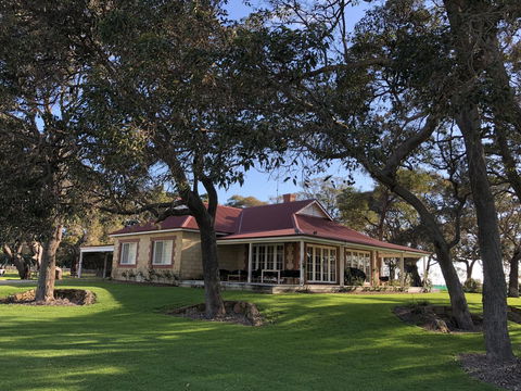 Caves Road Guest Houses - Accommodation Sunshine Coast 19