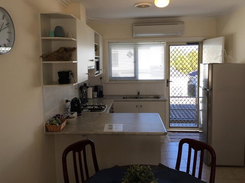 Applecross Village Apartment - Accommodation Sunshine Coast 7