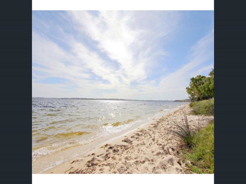Applecross Village Apartment - Accommodation Sunshine Coast 41