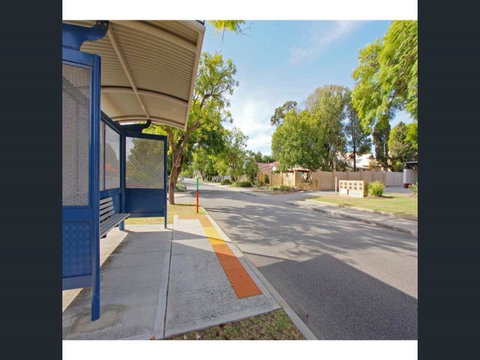 Applecross Village Apartment - Accommodation Sunshine Coast 39