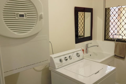 Suffolk House - Accommodation Sunshine Coast 16