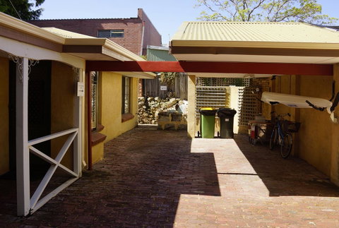Suffolk House - Accommodation Sunshine Coast 4