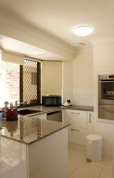 Suffolk House - Accommodation Sunshine Coast 9