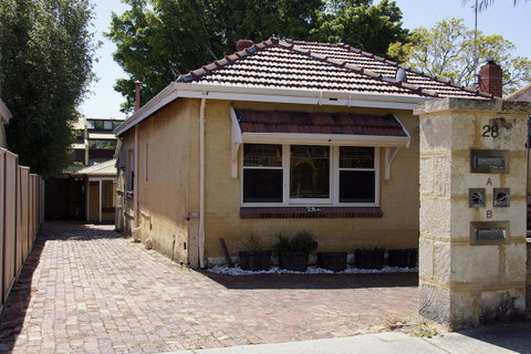 Suffolk House - Accommodation Sunshine Coast 2