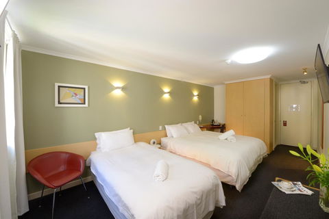Sullivans Hotel - Accommodation Sunshine Coast 11