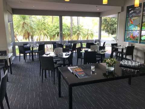 Sullivans Hotel - Accommodation Sunshine Coast 5