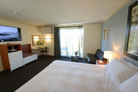 Sullivans Hotel - Accommodation Sunshine Coast 1