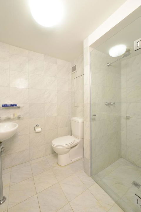 Sullivans Hotel - Accommodation Sunshine Coast 2
