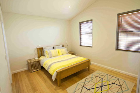 Sunny Blinco Street House - Accommodation Sunshine Coast 8