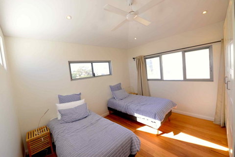 Sunny Blinco Street House - Accommodation Sunshine Coast 10