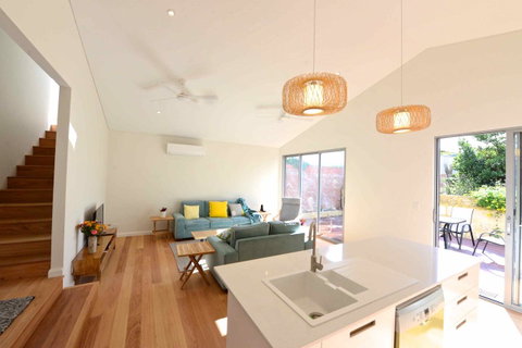 Sunny Blinco Street House - Accommodation Sunshine Coast 4