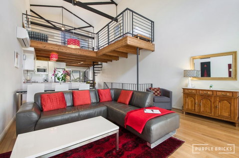 Spacious Central Townhouse - Accommodation Sunshine Coast 2