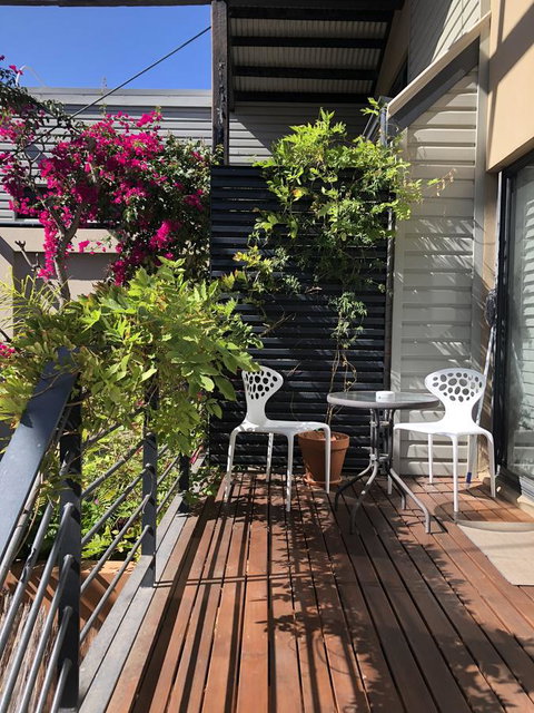 Spacious Central Townhouse - Accommodation Sunshine Coast 1
