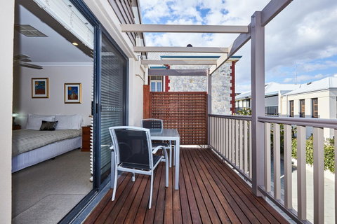 Fremantle Townhouse Unit 6 - Accommodation Sunshine Coast 10