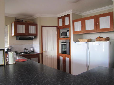 Ocean View Retreat - Accommodation Sunshine Coast 3