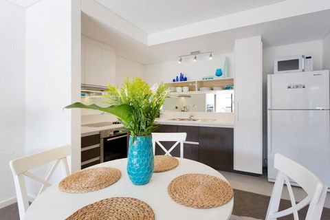 Beachside Living - South Fremantle - Accommodation Sunshine Coast 12