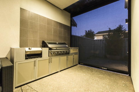 Ambar Villa Between City And Freo - Accommodation Sunshine Coast 21